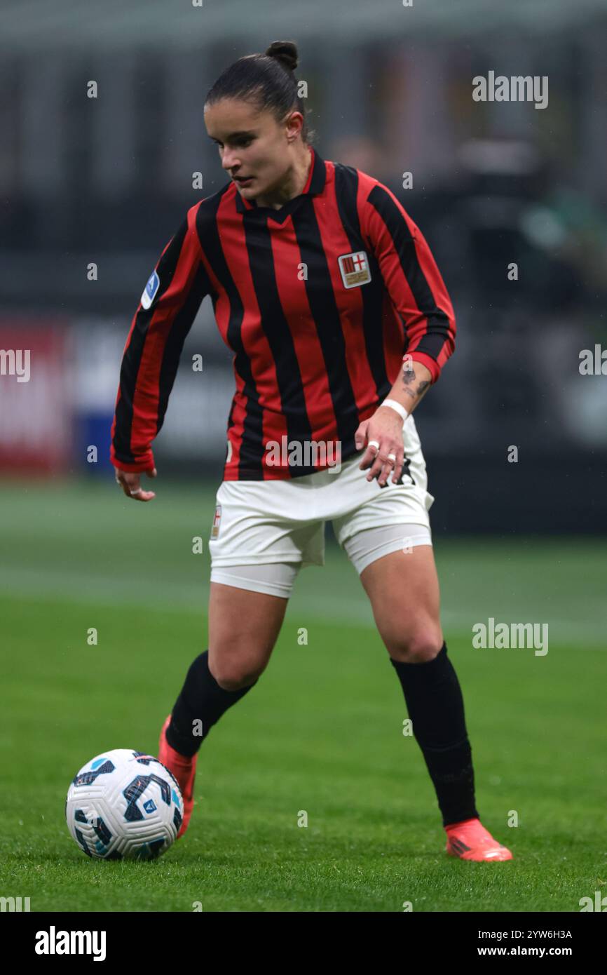 Mailand, Italien. Dezember 2024. Monica Renzotti vom AC Milan während des Serie A Femminile Matches im Stadio Giuseppe Meazza, Mailand. Der Bildnachweis sollte lauten: Jonathan Moscrop/Sportimage Credit: Sportimage Ltd/Alamy Live News Stockfoto