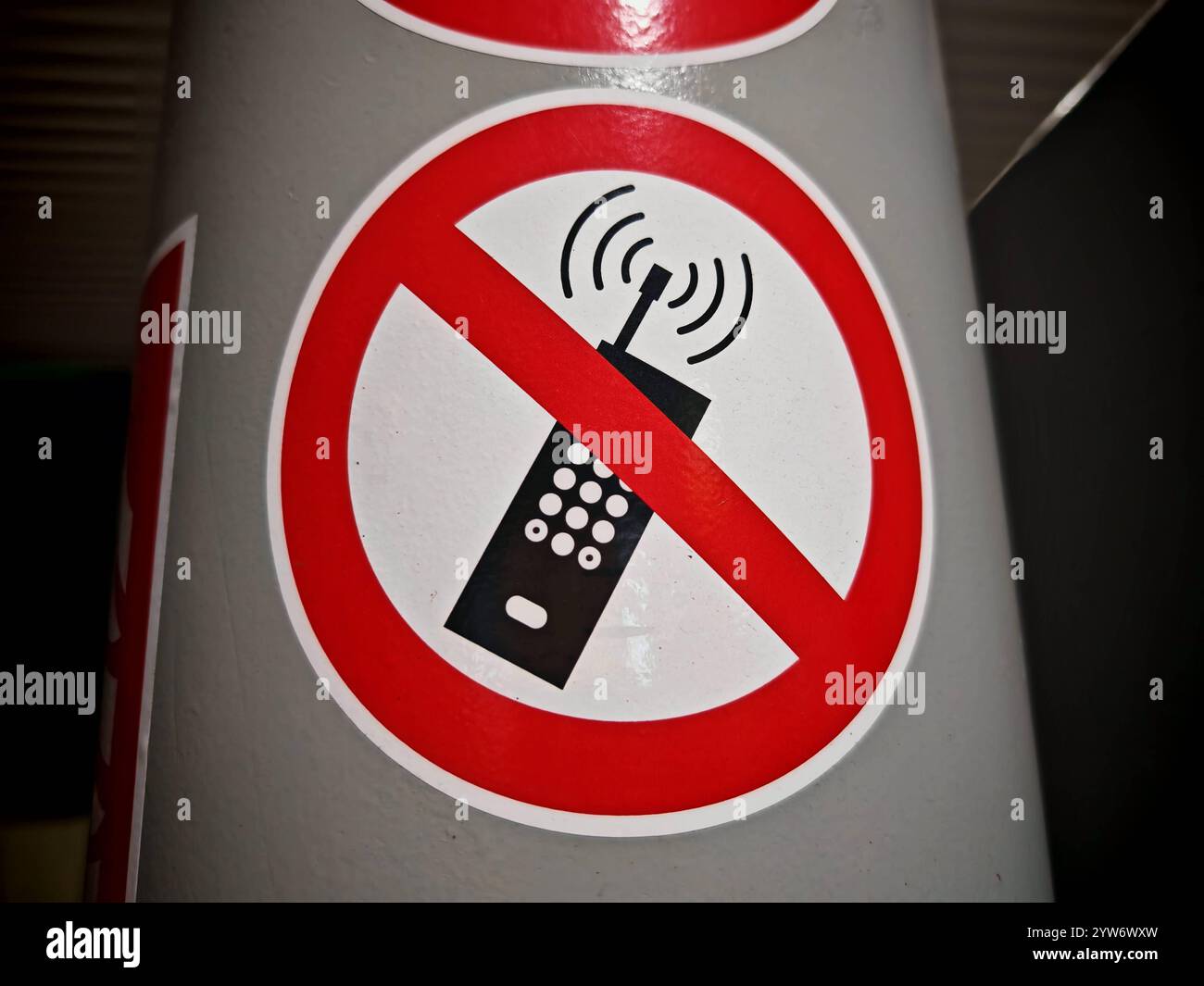 Verbot von Mobiltelefonen Zeichen, keine Telefone und Anrufe erlaubt Verbot von Mobiltelefonen Zeichen Stockfoto