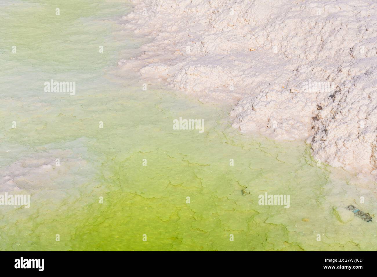 Nahaufnahme des Salzsees Qarhan Playa in der Provinz Qinghai, China, Hintergrund Stockfoto