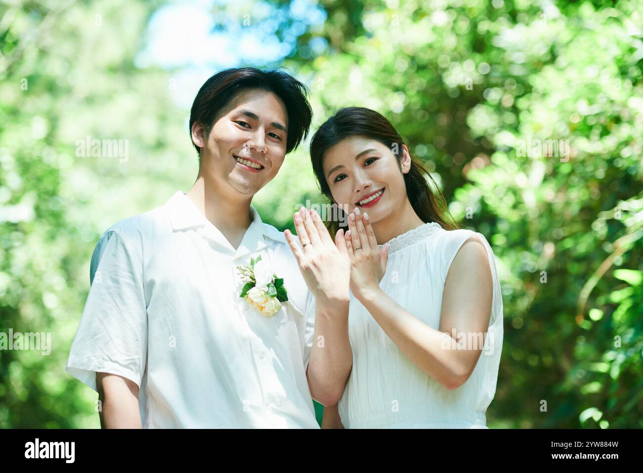 Hochzeitspaar Fingerringe Stockfoto