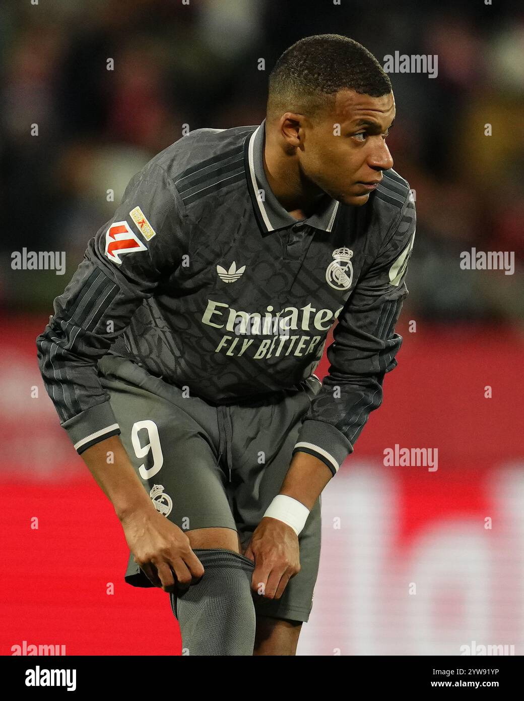 Während des La Liga EA Sports Matches zwischen Girona FC und Real Madrid spielte er am 7. Dezember 2024 im Montilivi Stadion in Girona, Spanien. (Foto: Bagu Blanco / PRESSINPHOTO) Stockfoto