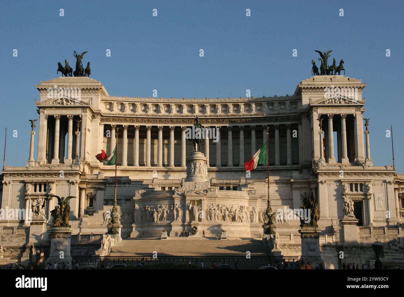 Italien. Rom. Denkmal für Vittorio Emmanuel II. Oder Altar des Vaterlandes. Denkmal zu Ehren von Victor Emmanuel. Entworfen von Giussepe Sacconi, 1895. Mus Stockfoto