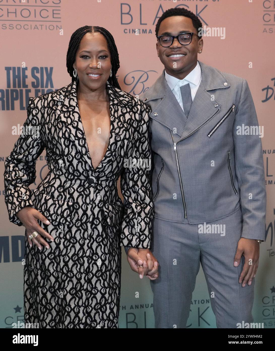 Los Angeles, USA. Dezember 2024. (L-R) Regina King und Michael Rainey Jr. bei der 7. Jährlichen Feier des Black Cinema and Television der Critics Choice Association am Montag im Fairmont Century Plaza in Los Angeles, KALIFORNIEN, ? Dezember 2024. (Foto: Sthanlee B. Mirador/SIPA USA) Credit: SIPA USA/Alamy Live News Stockfoto