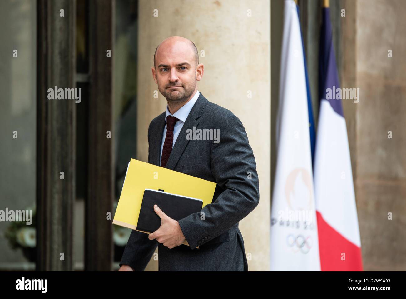 FRANKREICH - GIPFEL DER OBERSTEN EBENE DER POLITIK - GUINEA-BISSAU Jean-Noel Barrot, Außenminister, im Elysee-Palast anlässlich des bilateralen Treffens zwischen dem französischen Präsidenten Emmanuel Macron und dem Präsidenten von Guinea-Bissau Umaro Sissoco Embalo. In Paris am 9. Dezember 2024. PARIS ILE-DE-FRANCE FRANKREICH COPYRIGHT: XANDREAXSAVORANIXNERIX FRANCE-POLITICS-TOP LEVEL SUMMI ASAVORANINERI-3 Stockfoto