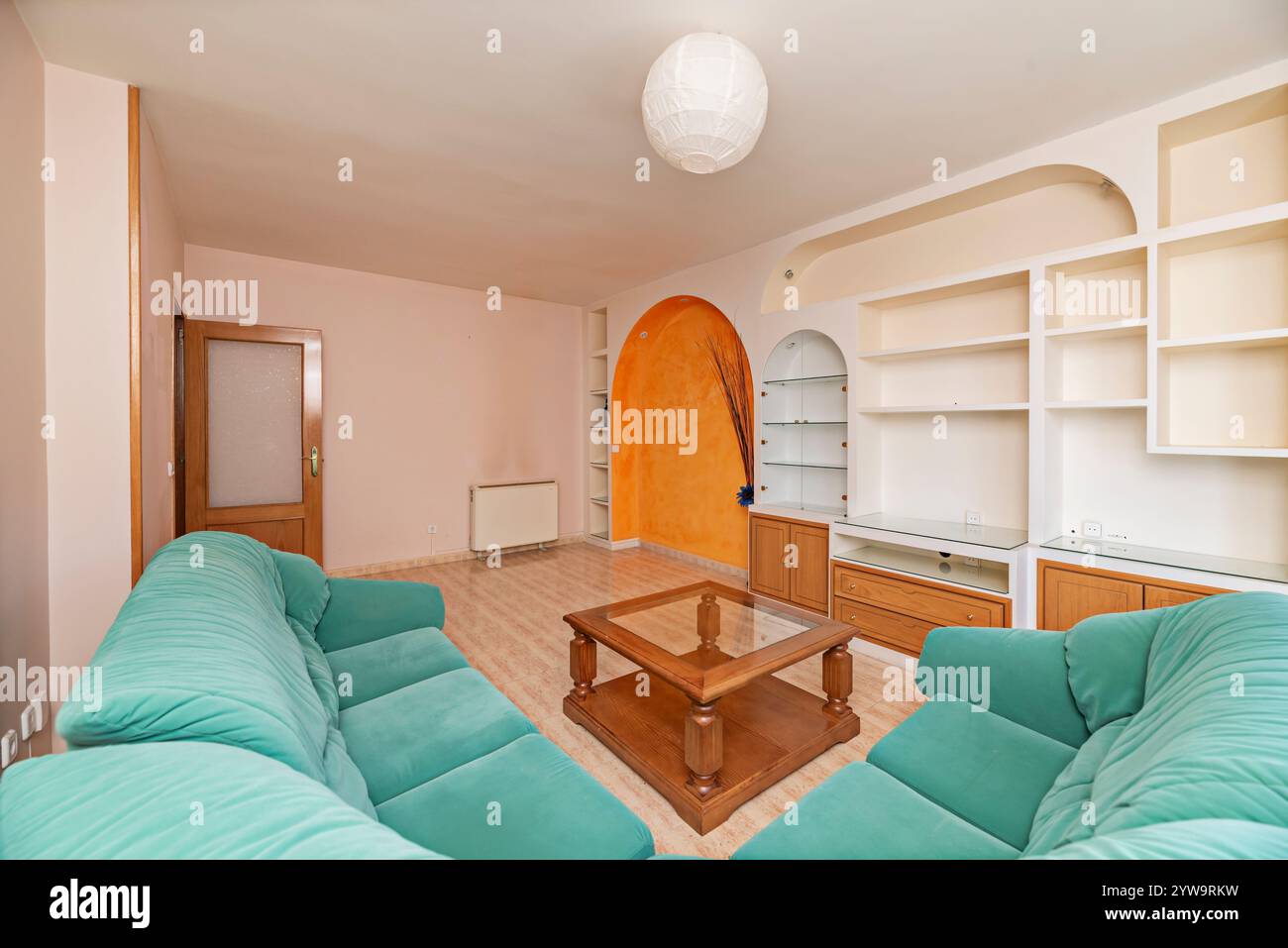 Die Dekoration sollte die Persönlichkeit und den Geschmack der Bewohner widerspiegeln. Stockfoto