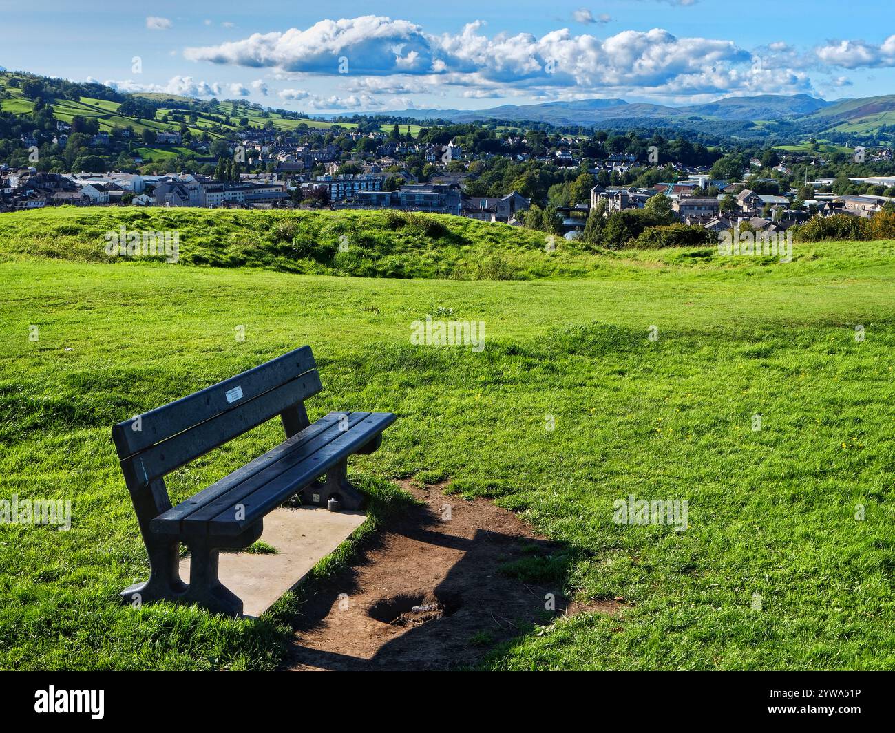 Großbritannien, Cumbria, Kendal, Blick vom Schloss in Richtung Langdale Pikes. Stockfoto