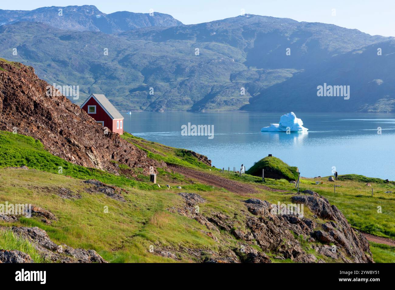 Landschaft des Standorts der Ruinen von Erik dem Roten mit Tunulliarfik Fjord. Qassiarsuk, Brattahlíð, Südgrönland, Dänemark, Nordamerika Stockfoto