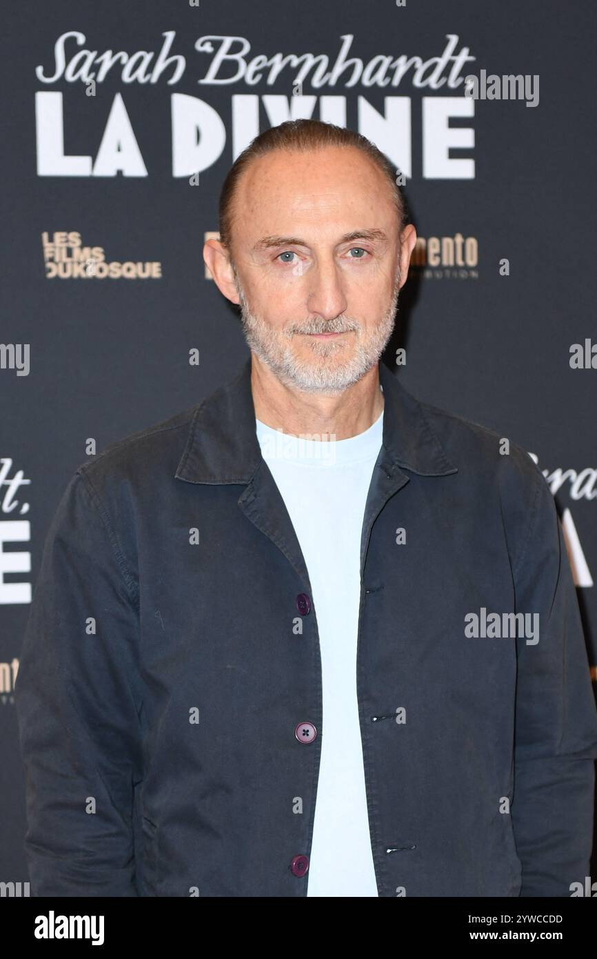 Paris, Frankreich. Dezember 2024. Guillaume Nicloux besuchte am 10. Dezember 2024 die Sarah Bernhardt, La Divine Premiere im Pathe Palace Cinema in Paris. Foto: Aurore Marechal/ABACAPRESS. COM Credit: Abaca Press/Alamy Live News Stockfoto