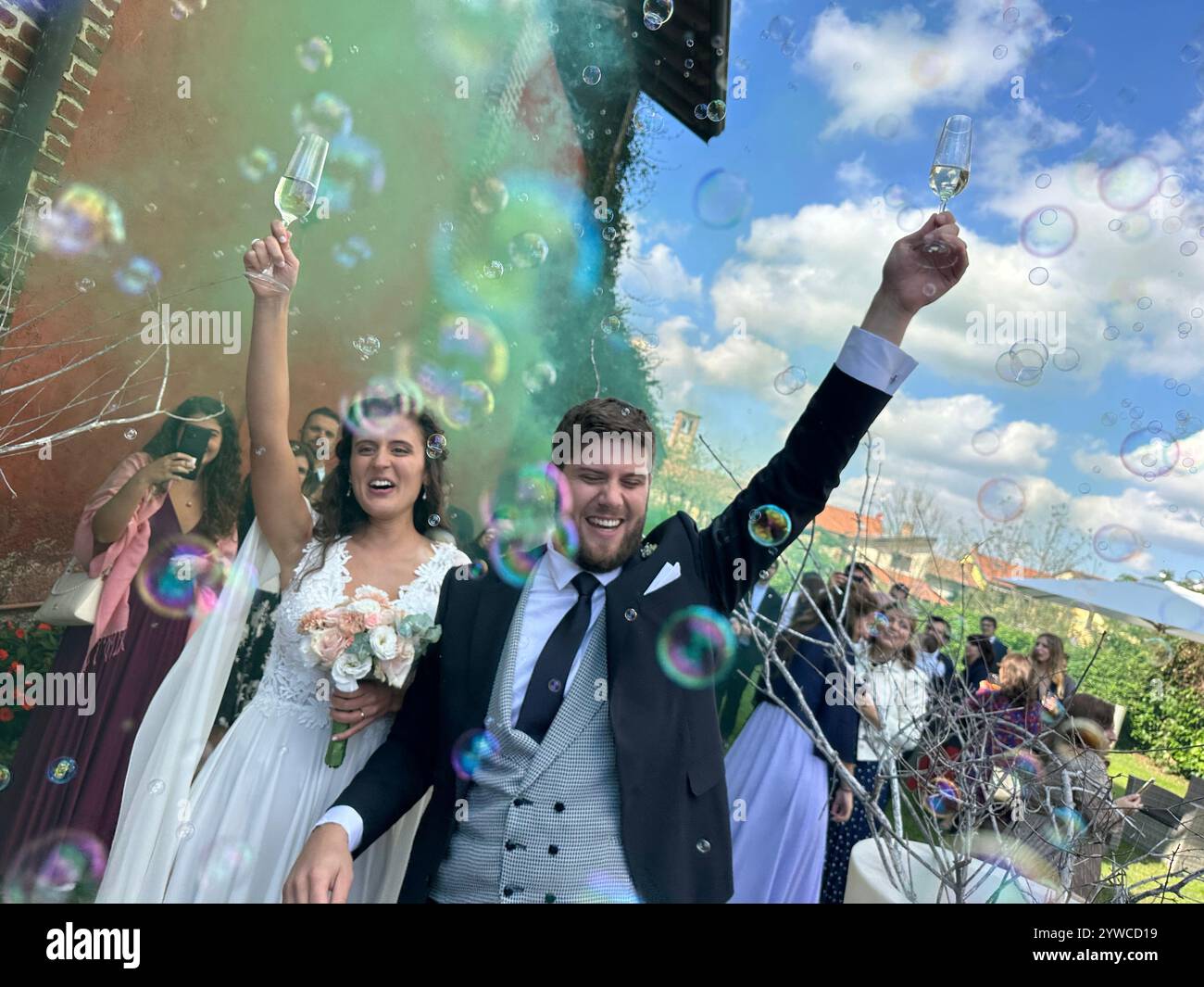 Hochzeitsempfang in Mailand Italien - Smartphone-aufgenommenes Stockfoto