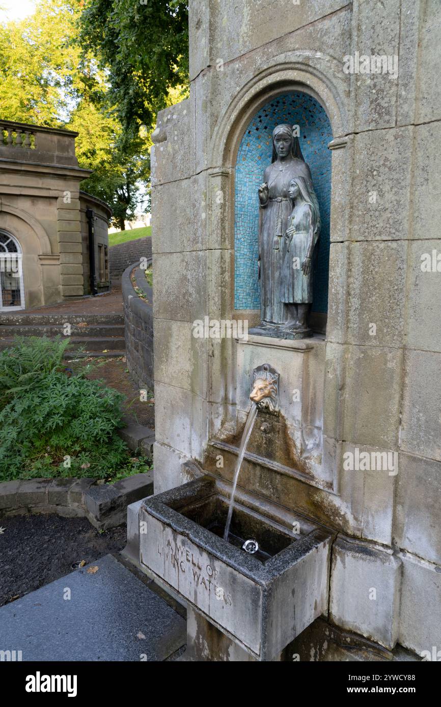 St. Ann's Trinkbrunnen, natürliche warme Quellen, Buxton, Derbyshire, England, Vereinigtes Königreich Stockfoto