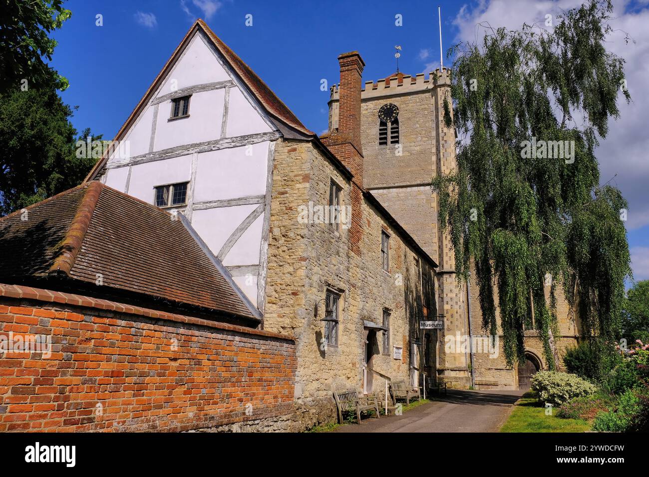 Dorchester: Abteiturm, Gebäude, Museum und Garten in Dorchester on Thames, Oxfordshire, England, Großbritannien Stockfoto