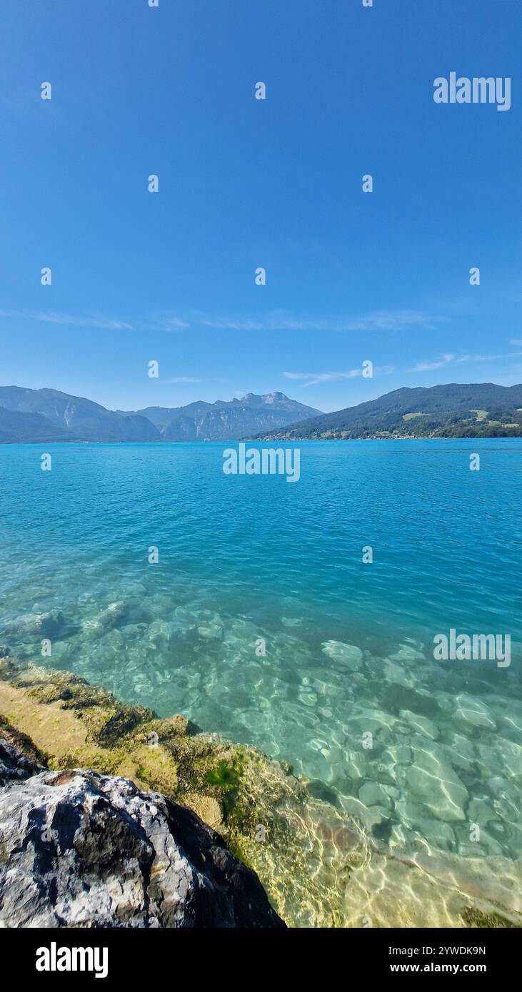 Ruhiger Tag am Mountainlake - Smartphone-aufgenommenes Stockfoto