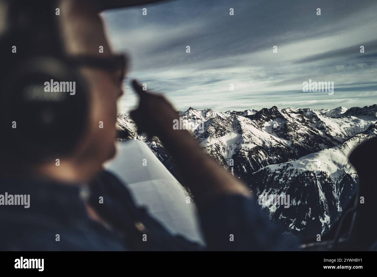 Flug über das Lechtal im späten Winter mit einem kleinen Flugzeug in Tirol, Österreich, Europa Stockfoto