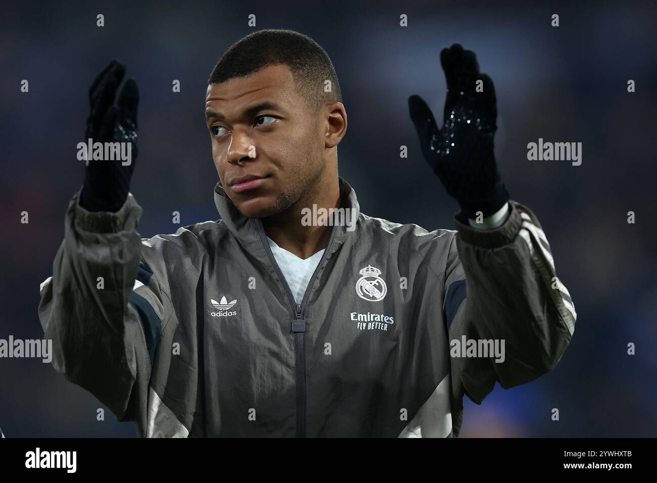 Bergamo, Italien. Dezember 2024. Kylian Mbappe von Real Madrid CF Gesten während des Spiels der UEFA Champions League Phase MD6 zwischen Atalanta BC und Real Madrid C.F. im Gewiss Stadium am 10. Dezember 2024 in Bergamo, Italien. Quelle: Marco Canoniero/Alamy Live News Stockfoto