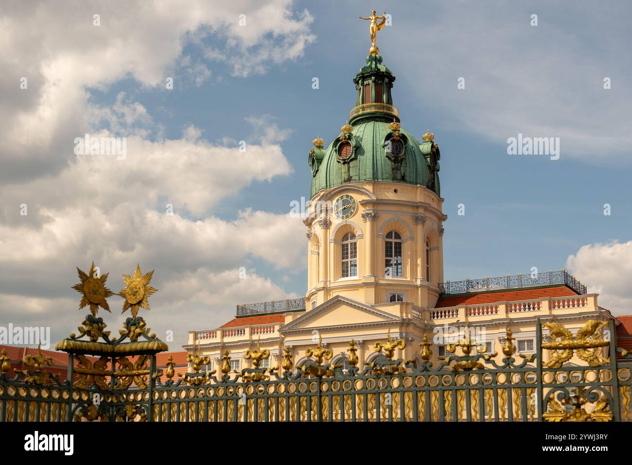 Schloss Charlottenburg diente von 1701 bis 1888 als Sommerresidenz der preußischen Könige und ist heute Museum. Stockfoto