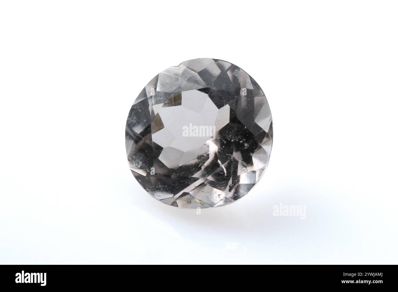 Natürlicher Achroit weißer Tourmaline Edelstein - Ein atemberaubender ovaler Schliff mit außergewöhnlicher Klarheit. Stockfoto