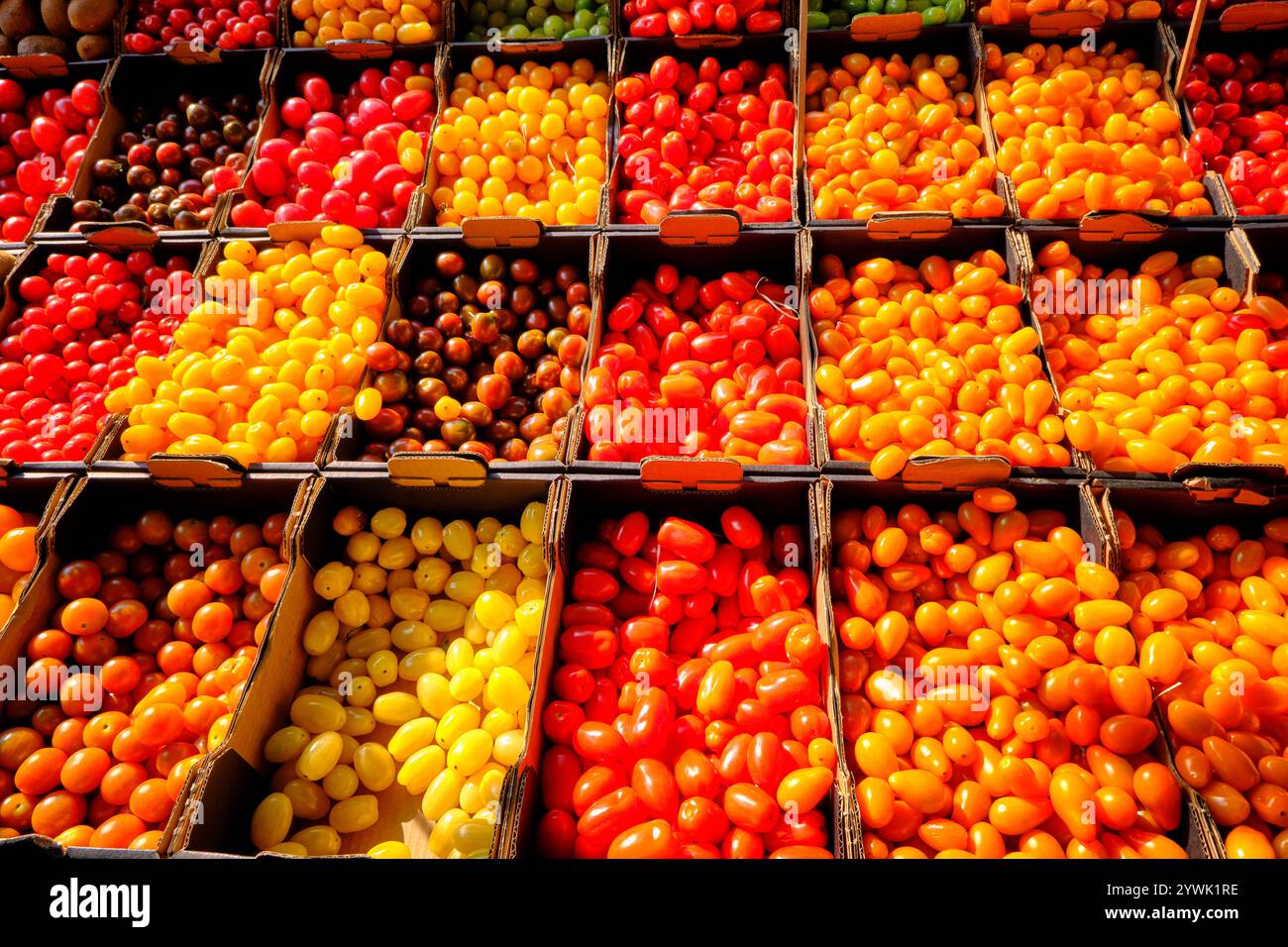 Wilde Beeren, TorvehallerneKBH, Markt für frische Produkte. Kopenhagen, Dänemark Stockfoto