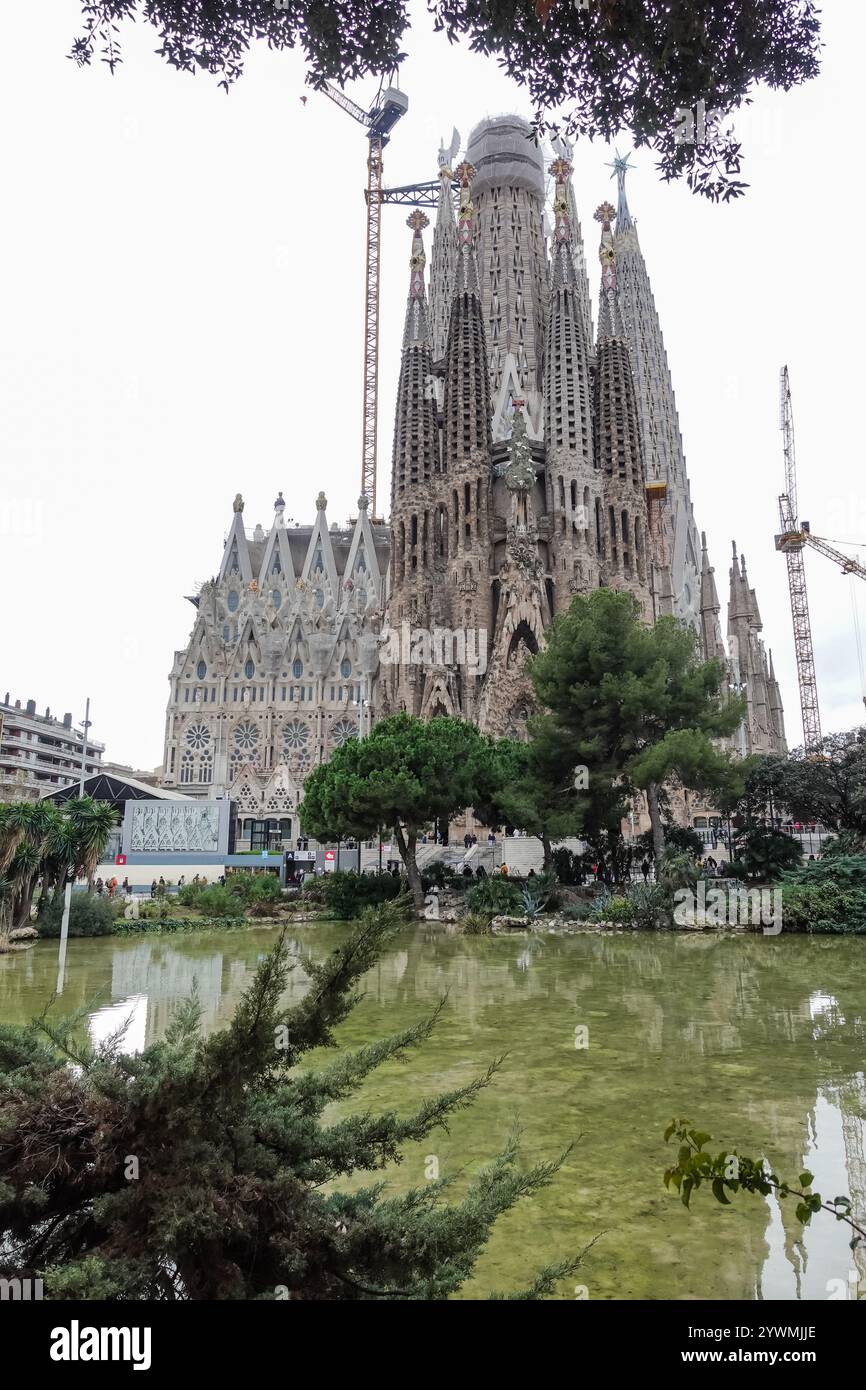 Plac de Gaudí: Historischer Platz in Barcelonas Viertel Eixample Stockfoto