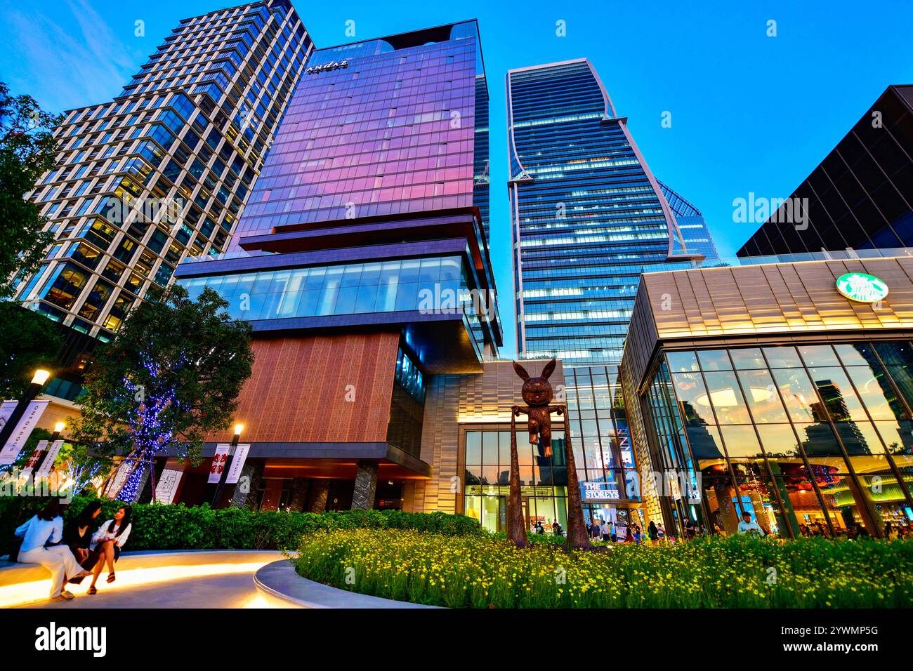 BANGKOK, THAILAND - 28. MAI 2024: Im Bau: Gemischtes Luxusprojekt in Bangkok in der thailändischen Hauptstadt Bangkok Stockfoto