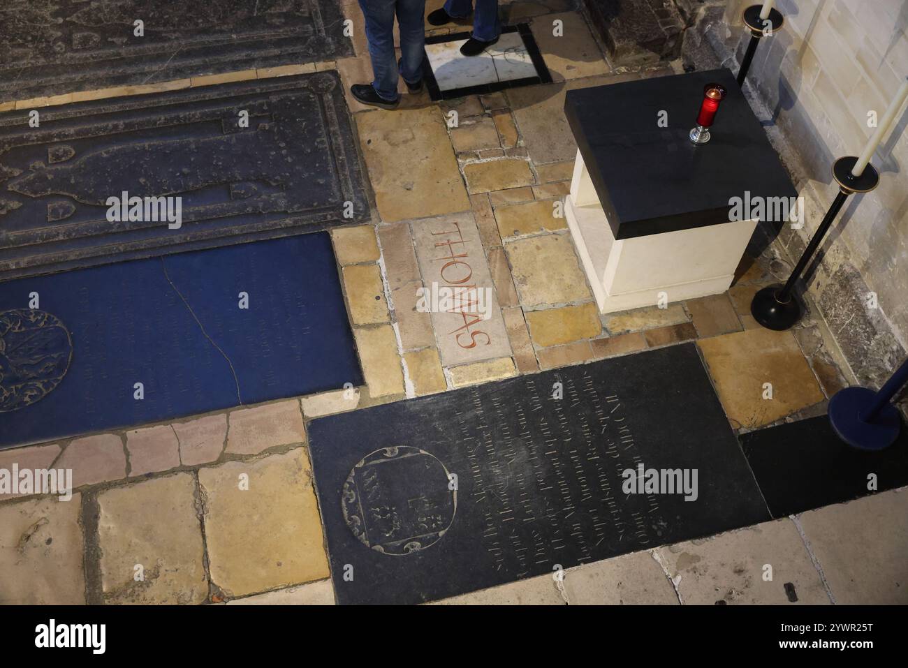 Das Martyrium in der Kathedrale von Canterbury, markiert den Ort, an dem Thomas Becket in der Abenddämmerung am 29. Dezember 1170 von den Rittern Heinrichs II. Ermordet wurde. Stockfoto