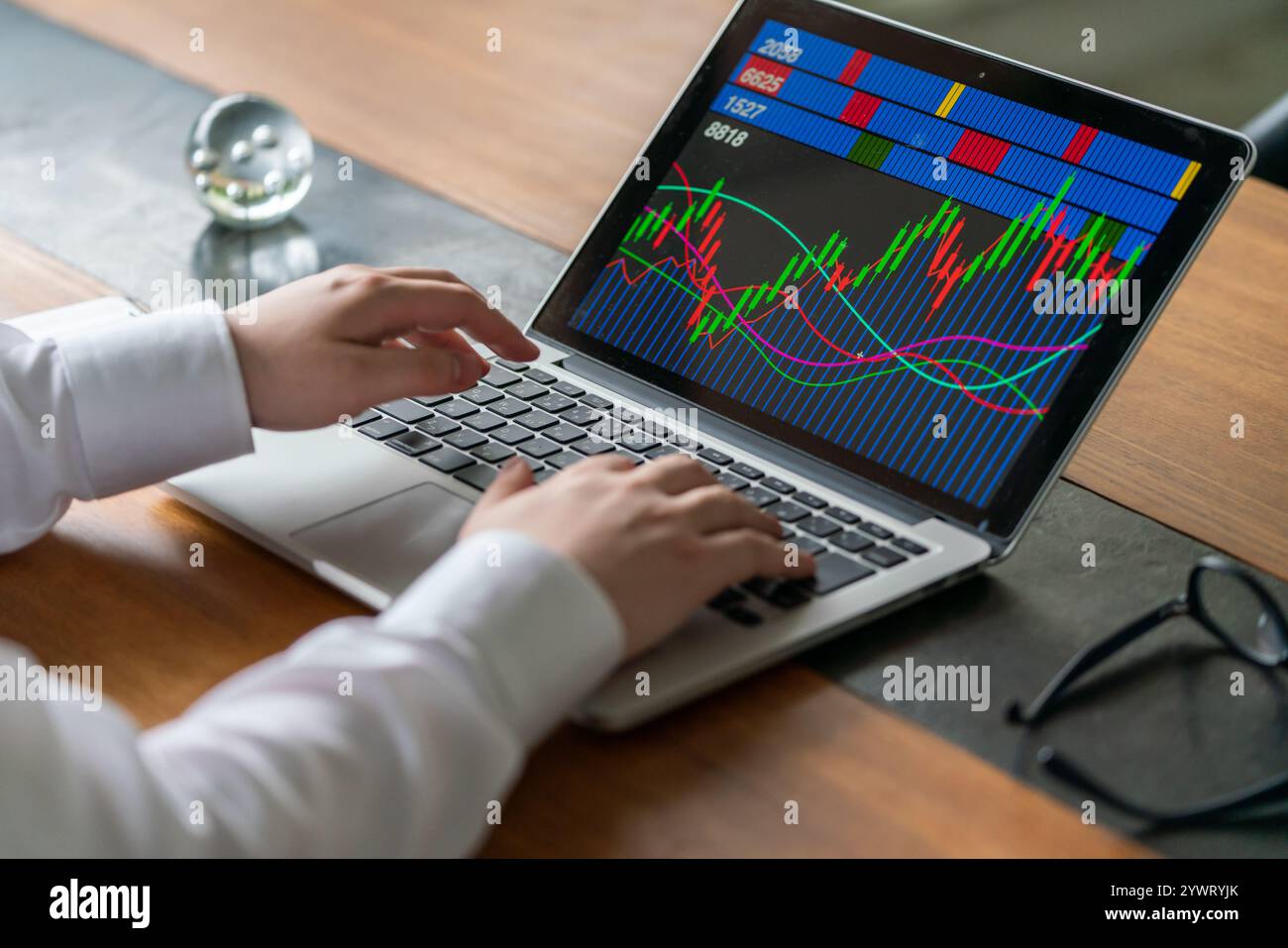 Aktienanlage, Fintech, Aktienkurs, Aktienkurs, Asset Management, Finanzen, Aktiendiagramm, Geld Stockfoto