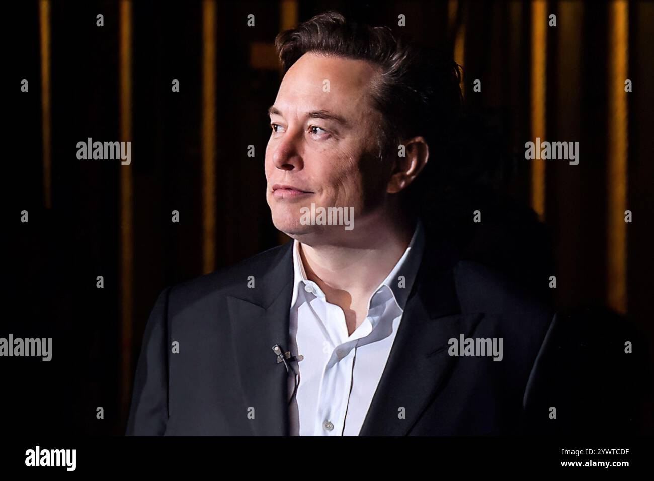 Porträt von Elon Musk, dem reichsten Mann der Welt und CEO von Tesla, SpaceX und Twitter. Moschus ist außerdem Gründer der Boring Company und Mitbegründer von Neuralink, OpenAI und der Online-Bank x.com, die mit Confinity zu PayPal fusionierte. Stockfoto
