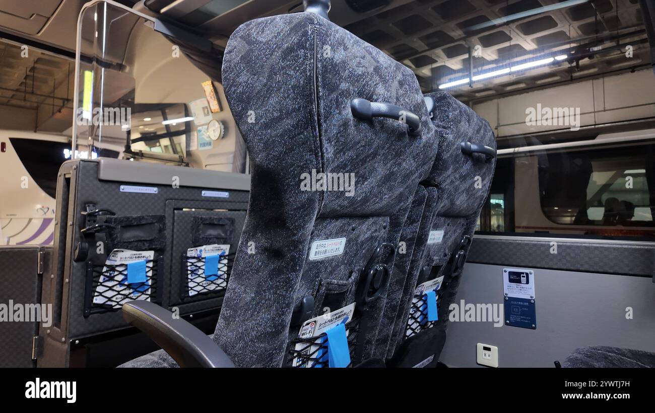 Dezember 2024 im Express-Bus nach Kanazawa am Bahnhof Nagoya, Nagoya City, Präfektur Aichi, Japan. Stockfoto