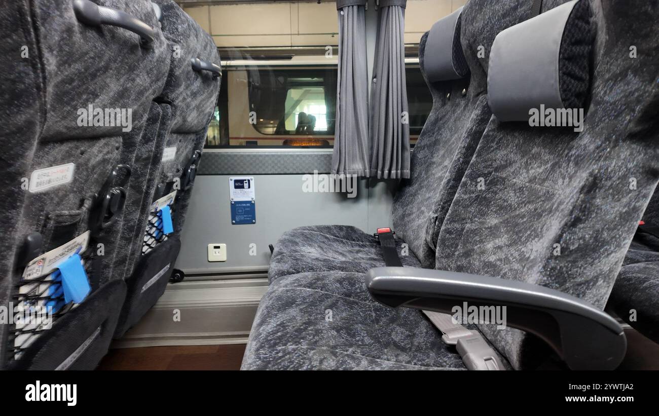 Dezember 2024 im Express-Bus nach Kanazawa am Bahnhof Nagoya, Nagoya City, Präfektur Aichi, Japan. Stockfoto
