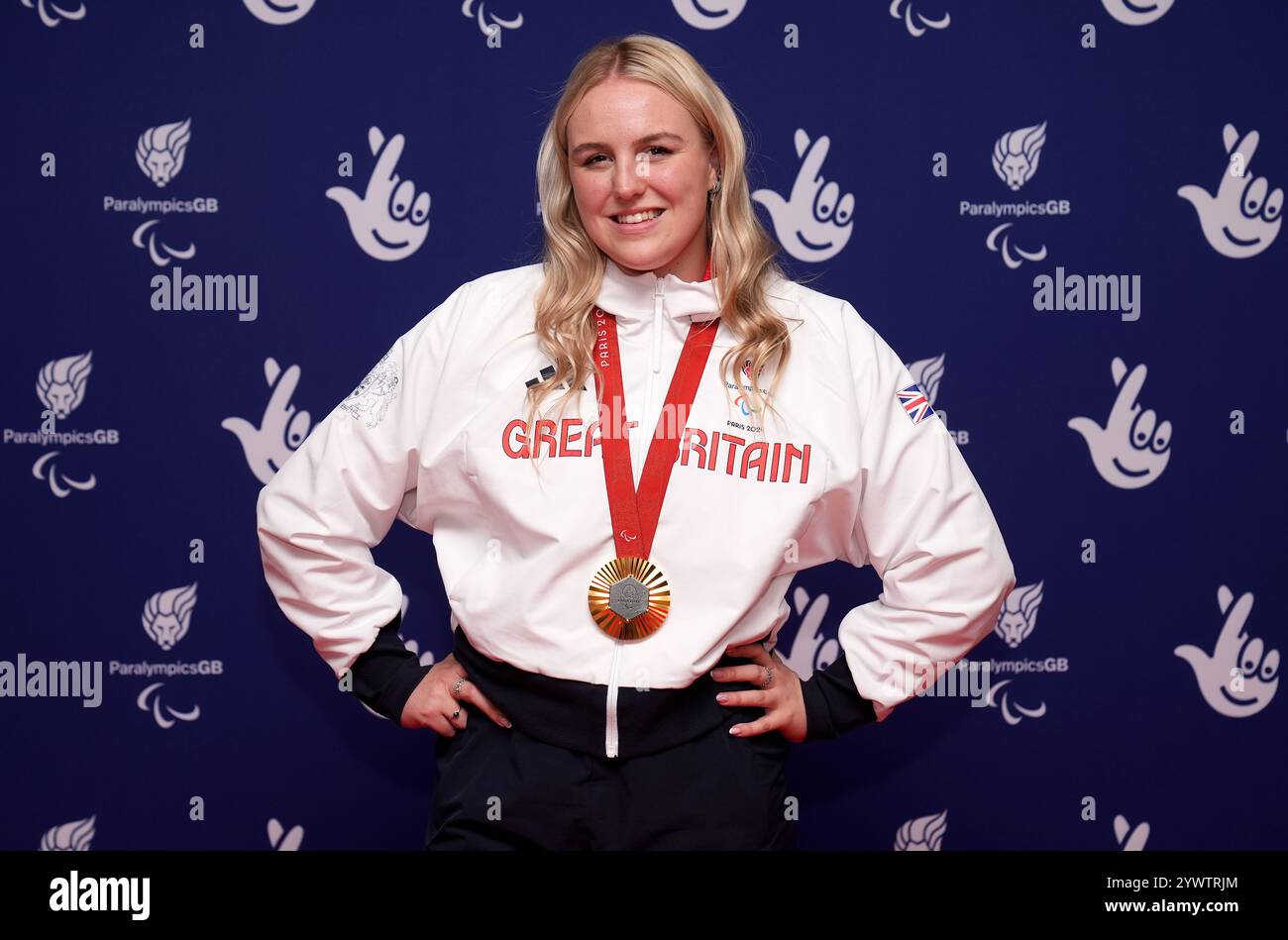 Dateifoto vom 12.09.2024. Am 3. September beendete Faye Rogers die Reise vom hoffnungsvollen Olympiasieger zum paralympischen Schwimmmeister, indem sie drei Jahre nach dem Autounfall, der ihr Leben veränderte, in Paris Gold erlangte. Ausgabedatum: Donnerstag, 12. Dezember 2024. Stockfoto