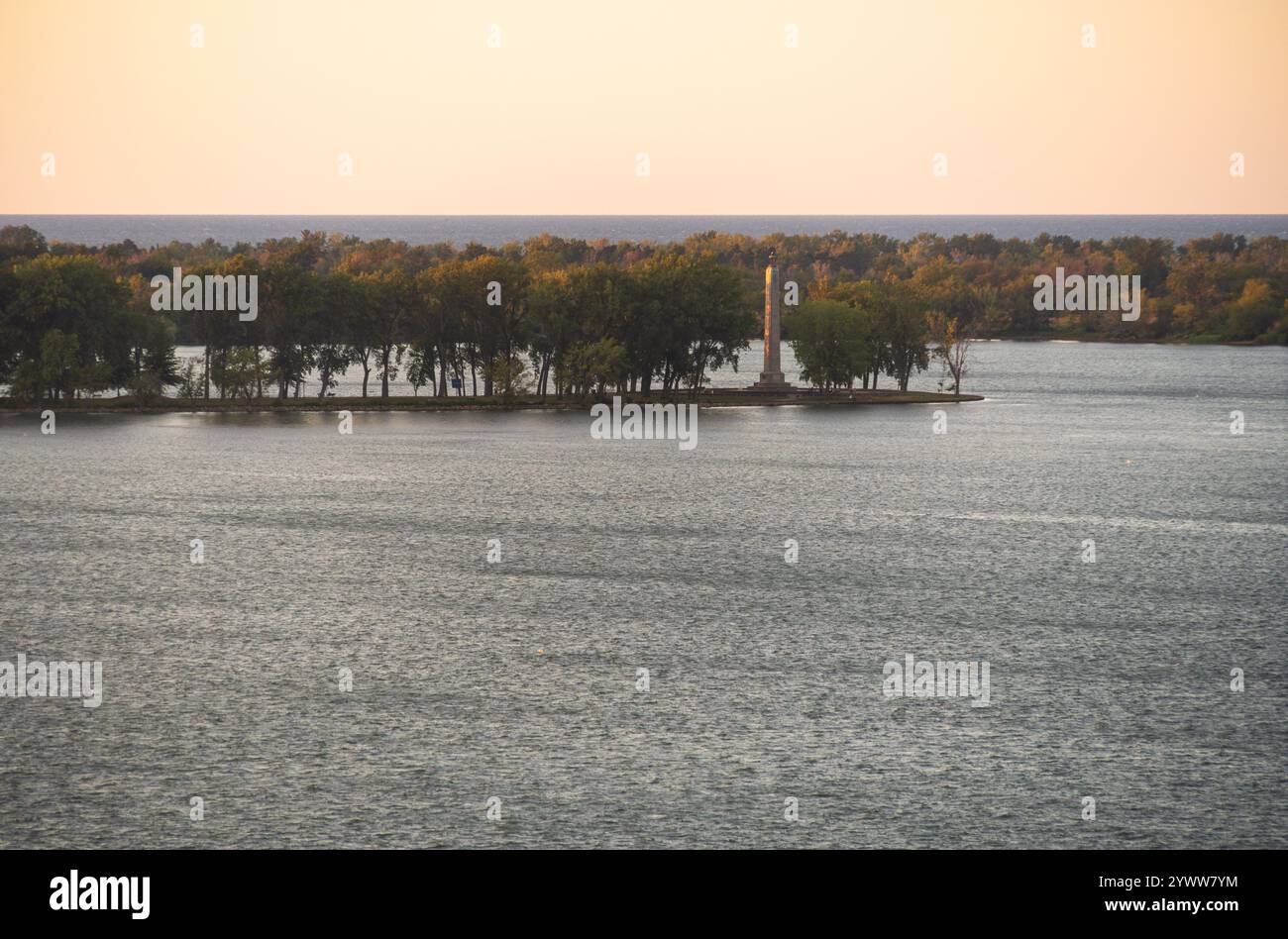 Erie's Presque Isle State Park vom Bicentennial Tower aus gesehen, der sich in Erie, Pennsylvania, USA befindet Stockfoto