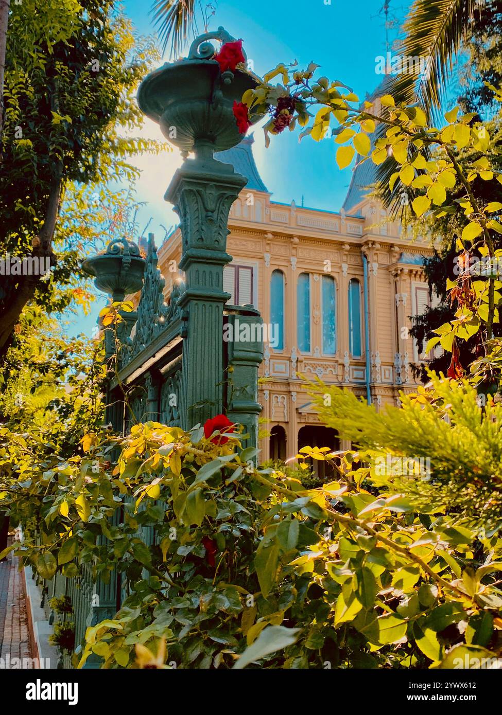 Haus gefunden auf Prinzessin Island in Istanbul - Smartphone-aufgenommenes Stockfoto