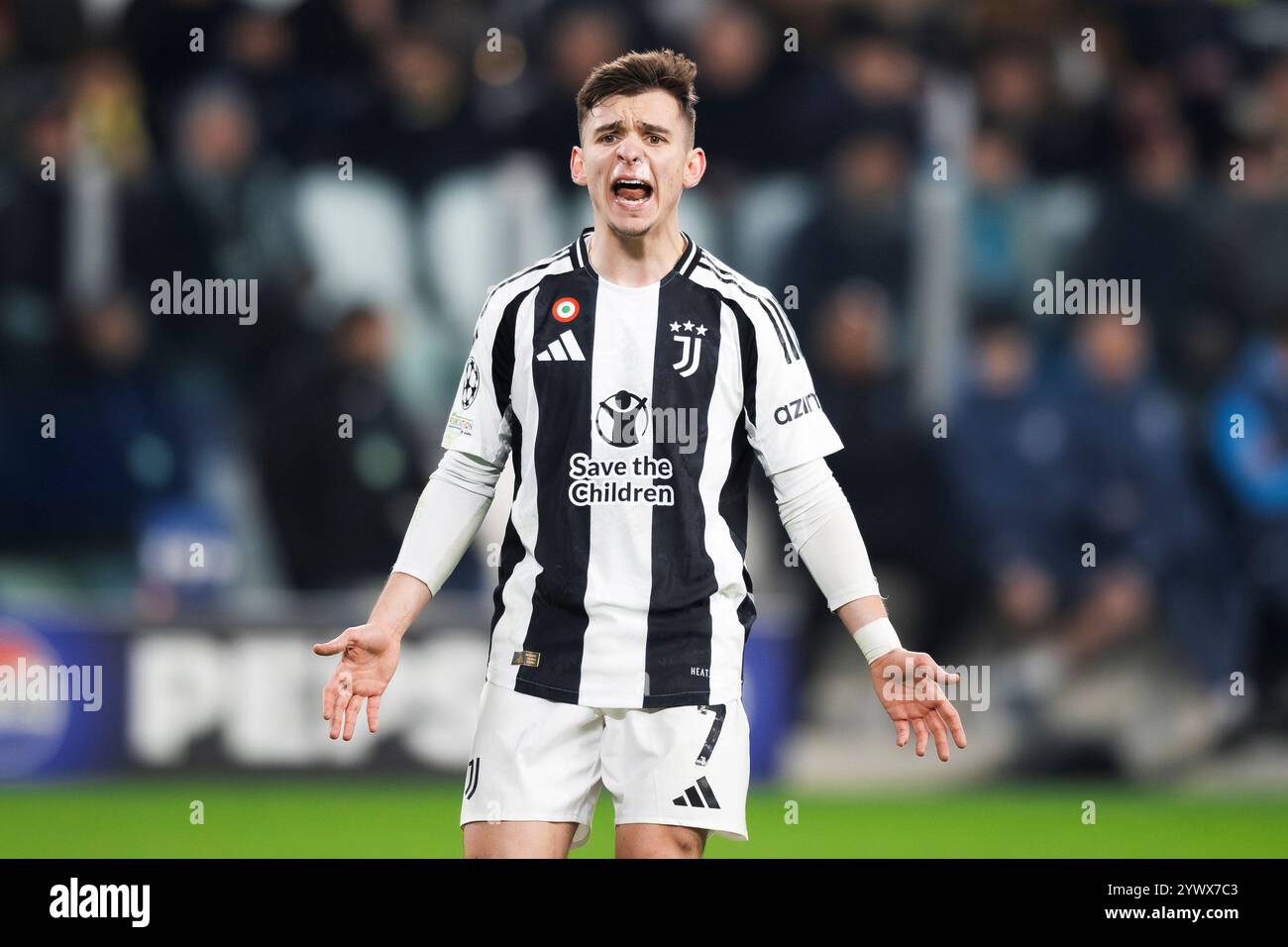 Turin, Italien. 11. Dezember 2024. Francisco Conceicao von Juventus FC reagiert während des Fußballspiels der UEFA Champions League 2024/25 zwischen Juventus FC und Manchester City FC. Quelle: Nicolò Campo/Alamy Live News Stockfoto