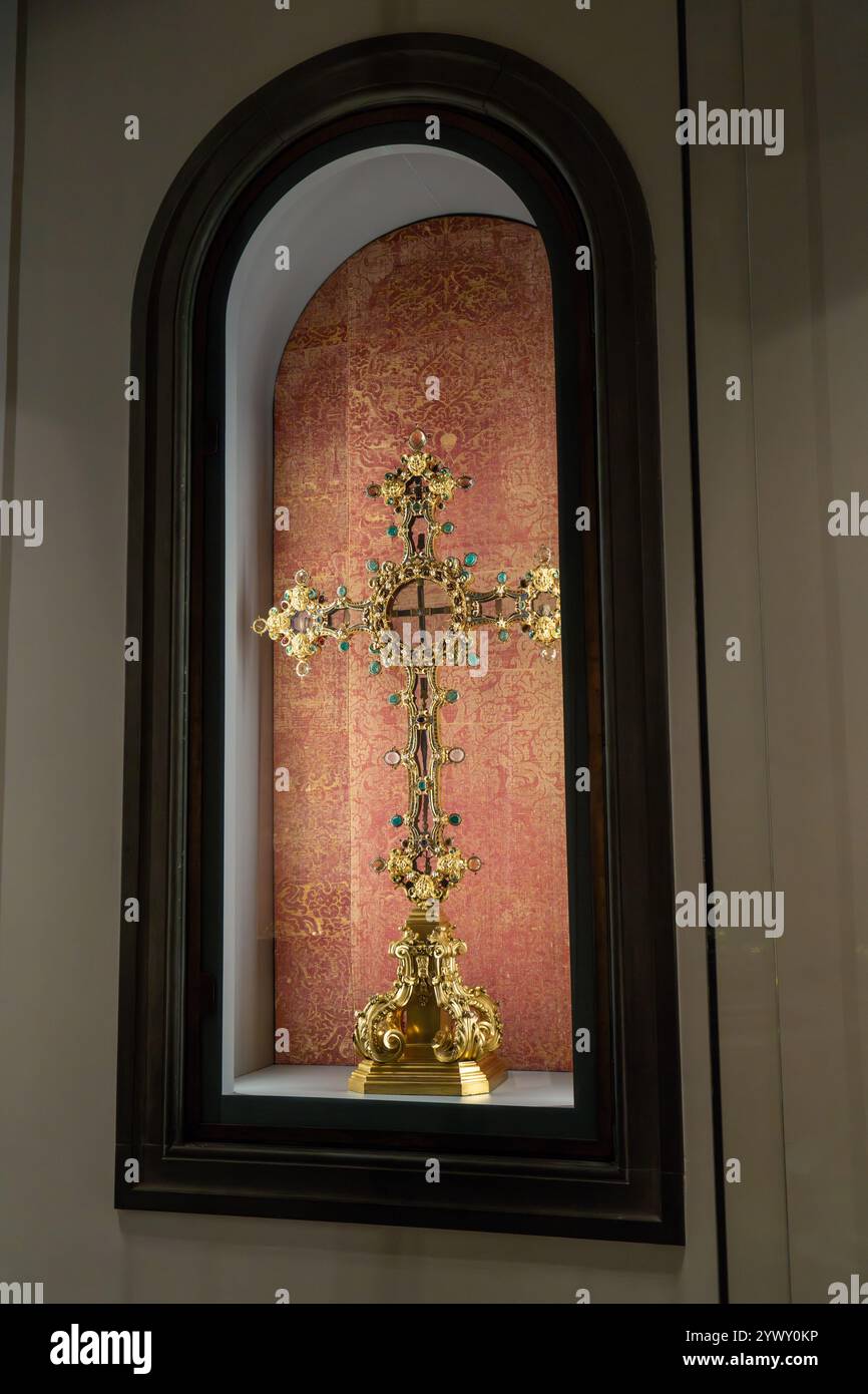 Reliquien der Passion oder des Kreuzes der Großherzogin im Duomo Museum in Florenz, Italien. Stockfoto