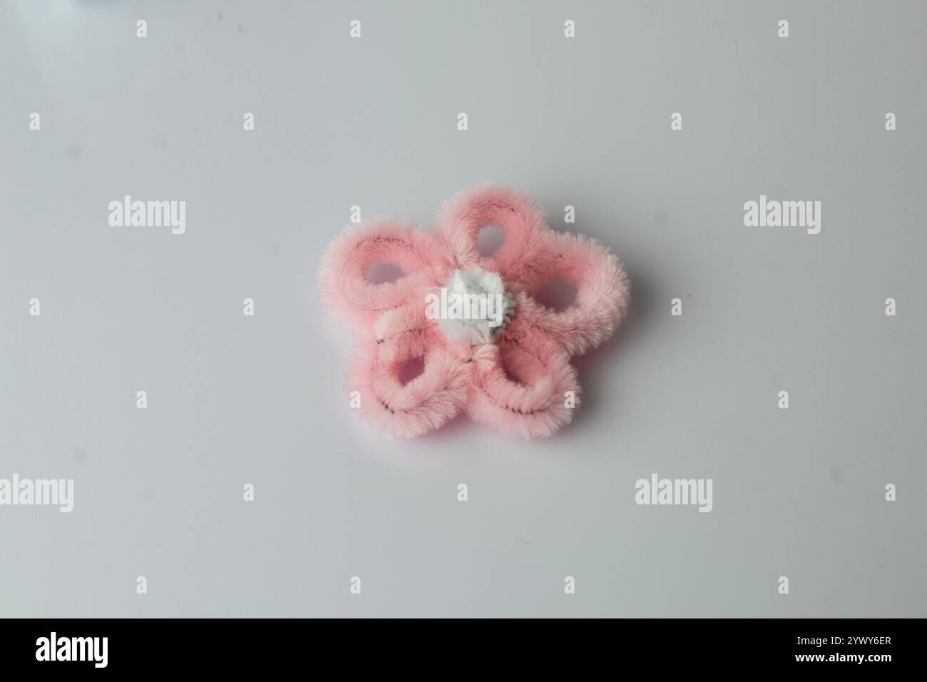 Dull Pink Perlenreiniger Für Hängende Blumen Mit Frühlingsringen Stockfoto