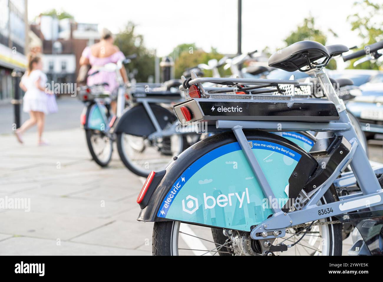 Elektrofahrräder in Worcester City können mit der Beryl App gemietet werden. Stockfoto