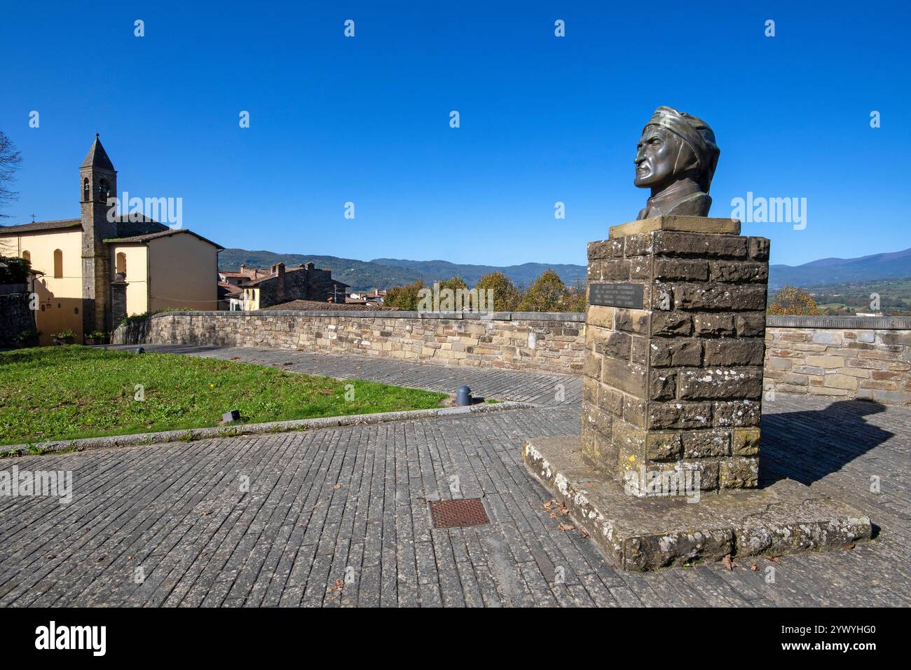 Bronzebüste des Dichters Dante Alghieri (1265–1321), Poppi, Arezzo, Toskana Stockfoto
