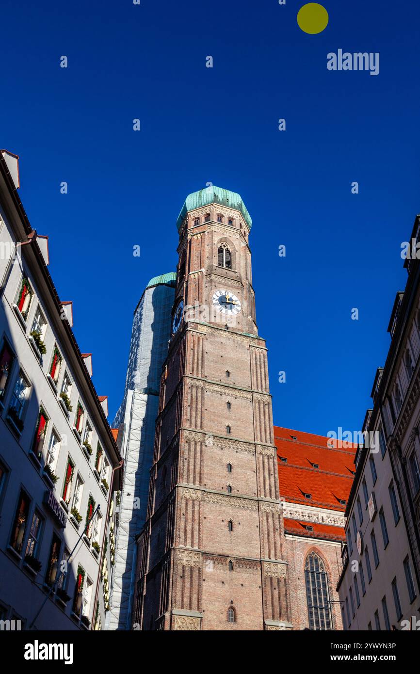 Glockenturm der Frauenkirche in München, Glockenturm der Muttergottes, Deutschland Stockfoto