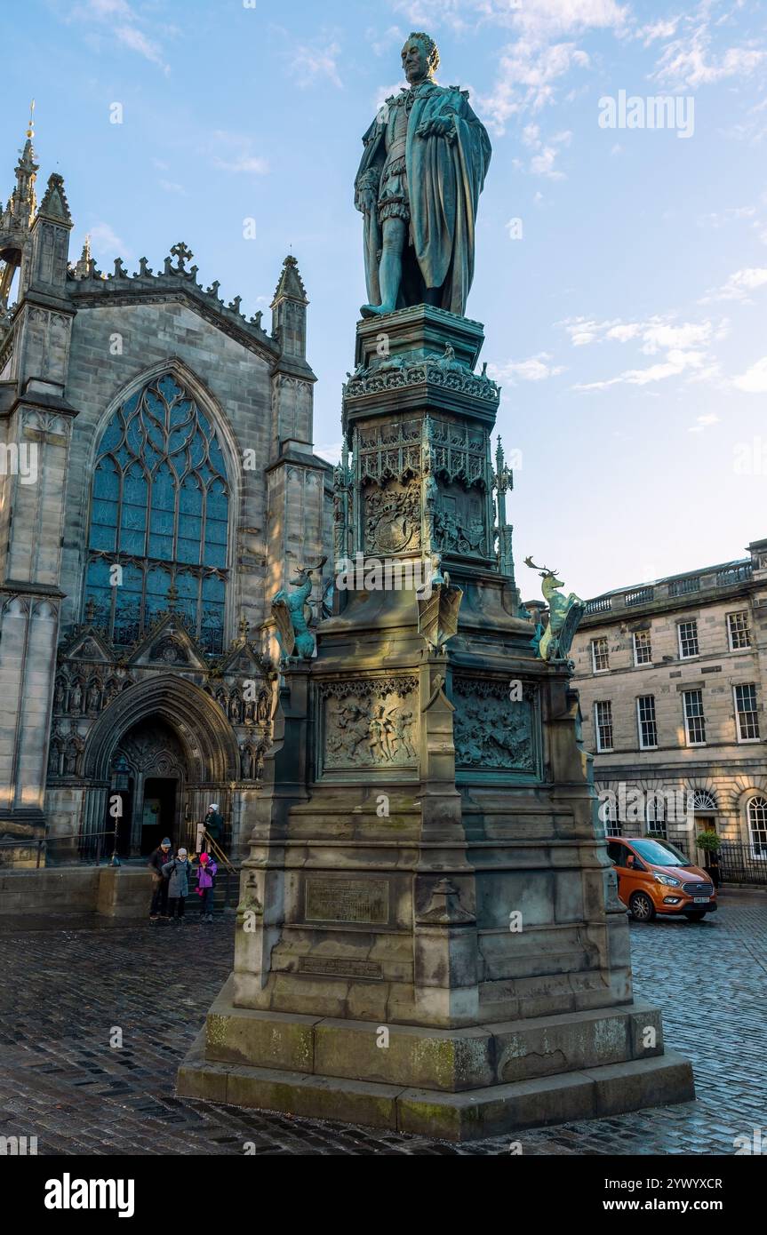 Statue des 5. Duke of Bucclech am Parliament Square, Edinburgh, Schottland, Großbritannien Stockfoto