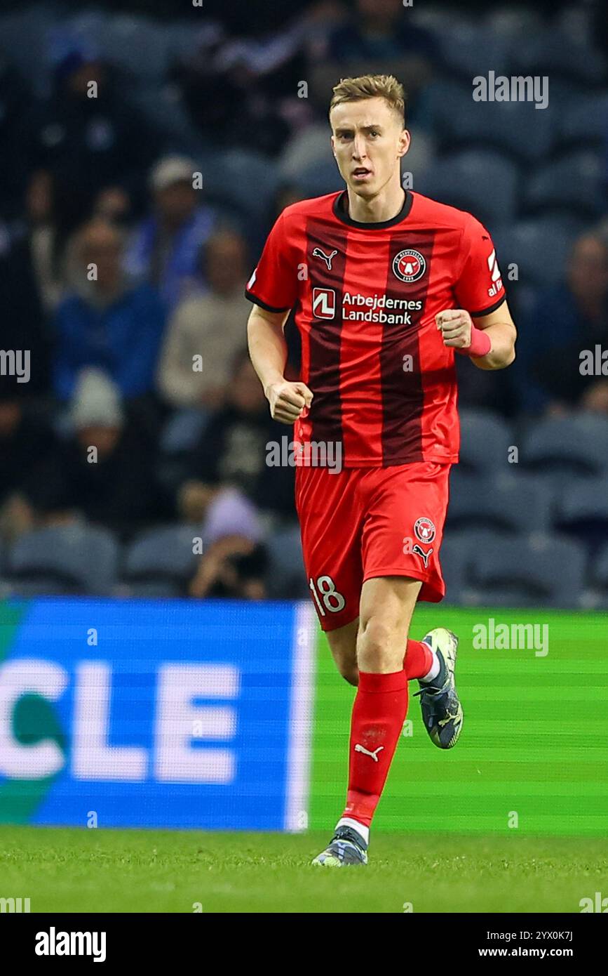 Dragon Stadium, Porto, Portugal. 12. Dezember 2024. Europa League-Phase, Spieltag 6, links nach rechts abgebildet, Adam Buksa beim FC Porto gegen Midtjylland. Quelle: Victor Sousa/Alamy Live News Stockfoto