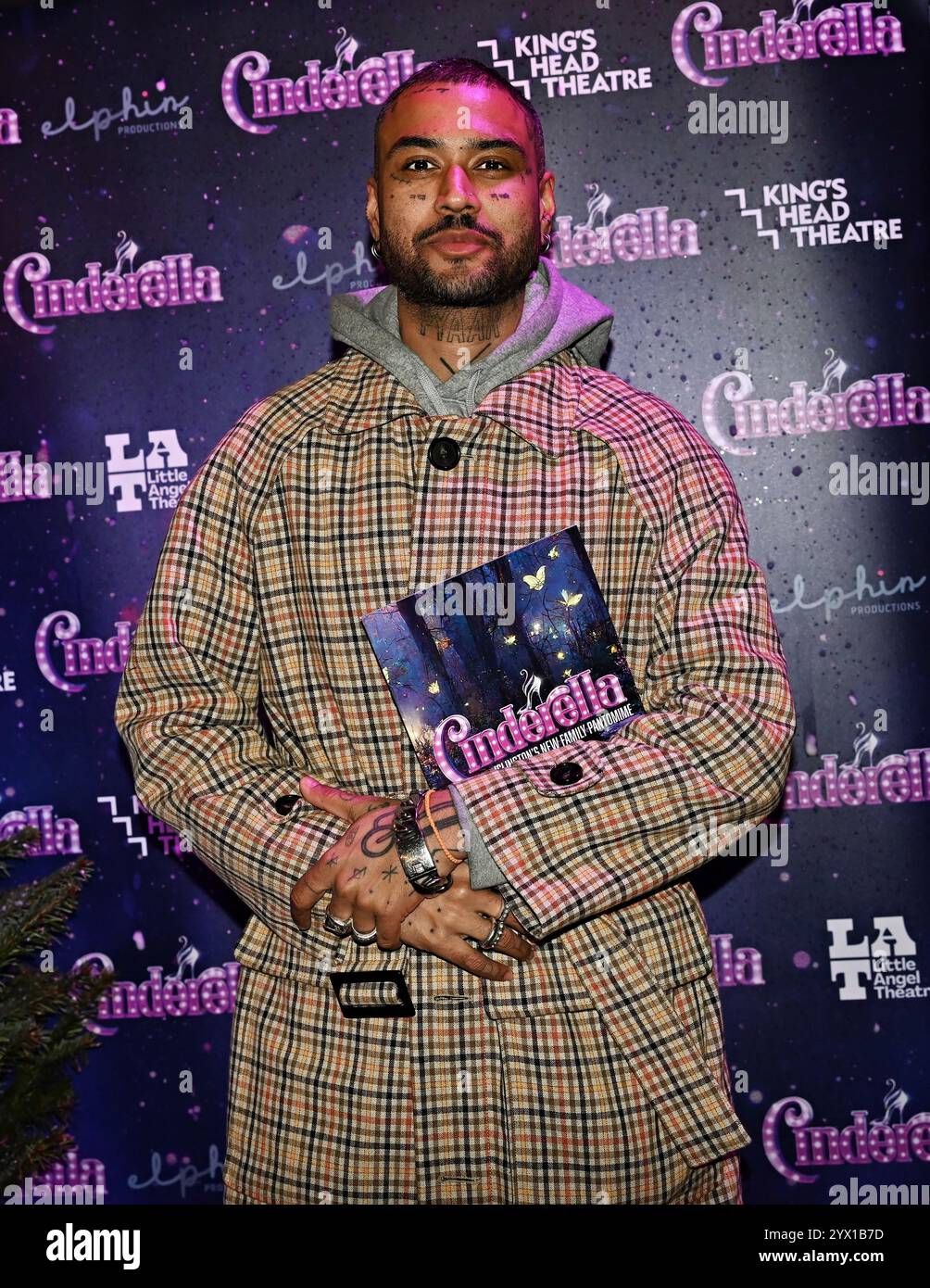 LONDON, GROSSBRITANNIEN. Dezember 2024. Ryan Lanji besuchte die Press Night: „Cinderella“ kommt ins Londoner West End im King's Head Theatre in Islington, London, Großbritannien. (Foto von 李世惠d/siehe Li/Picture Capital) Credit: Siehe Li/Picture Capital/Alamy Live News Stockfoto