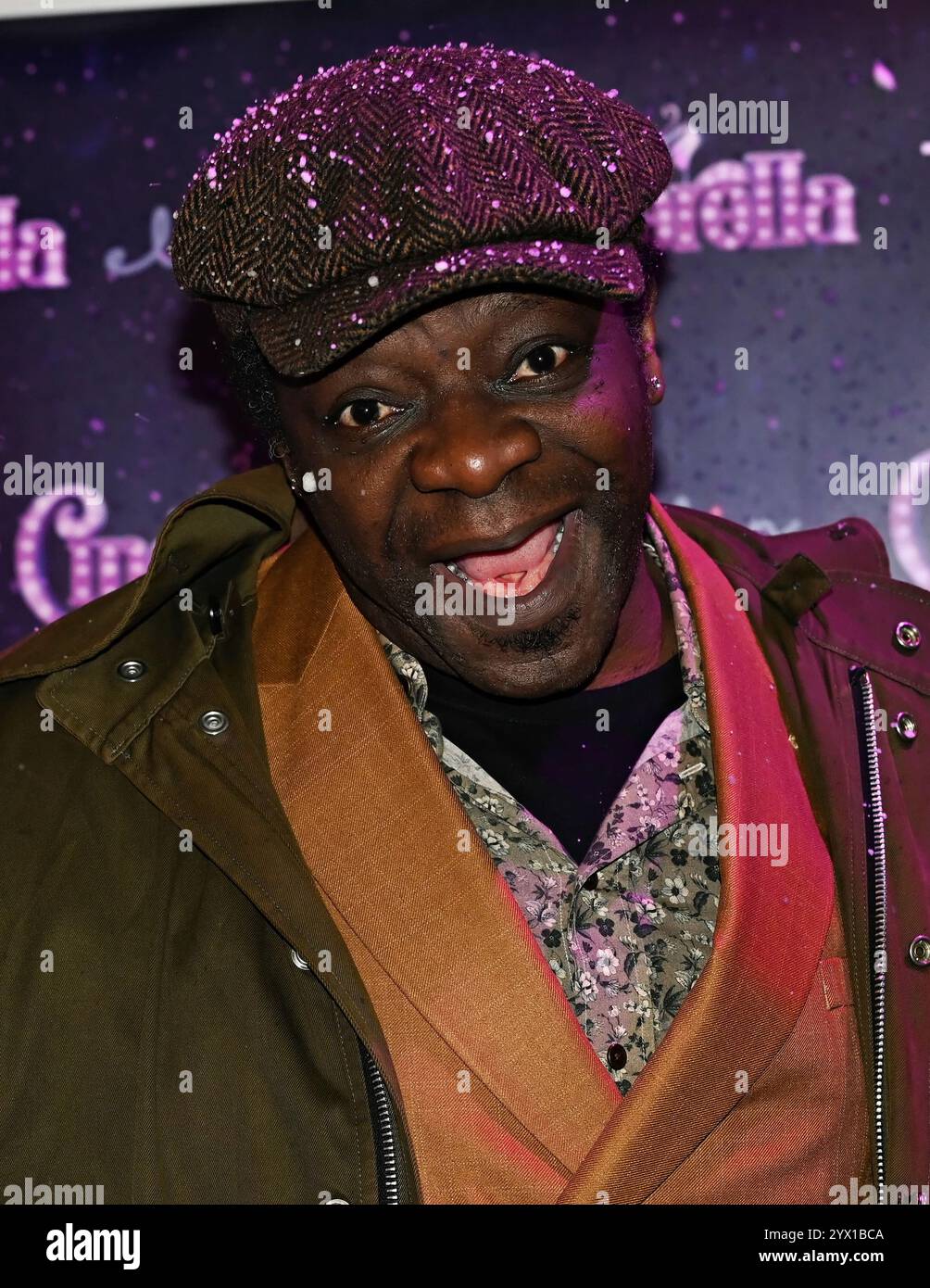 LONDON, GROSSBRITANNIEN. Dezember 2024. Stephen K Arnos besuchte die Press Night: „Cinderella“ kommt ins Londoner West End im King's Head Theatre in Islington, London, Großbritannien. (Foto von 李世惠d/siehe Li/Picture Capital) Credit: Siehe Li/Picture Capital/Alamy Live News Stockfoto