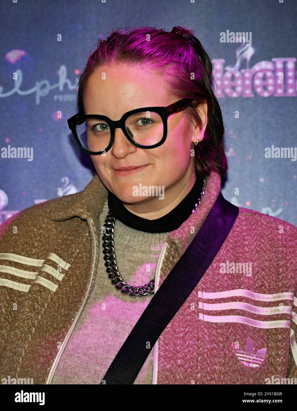 LONDON, GROSSBRITANNIEN. Dezember 2024. Victoria Scone besuchte die Presseveranstaltung: „Cinderella“ kommt ins Londoner West End im King's Head Theatre in Islington, London, Großbritannien. (Foto von 李世惠d/siehe Li/Picture Capital) Credit: Siehe Li/Picture Capital/Alamy Live News Stockfoto