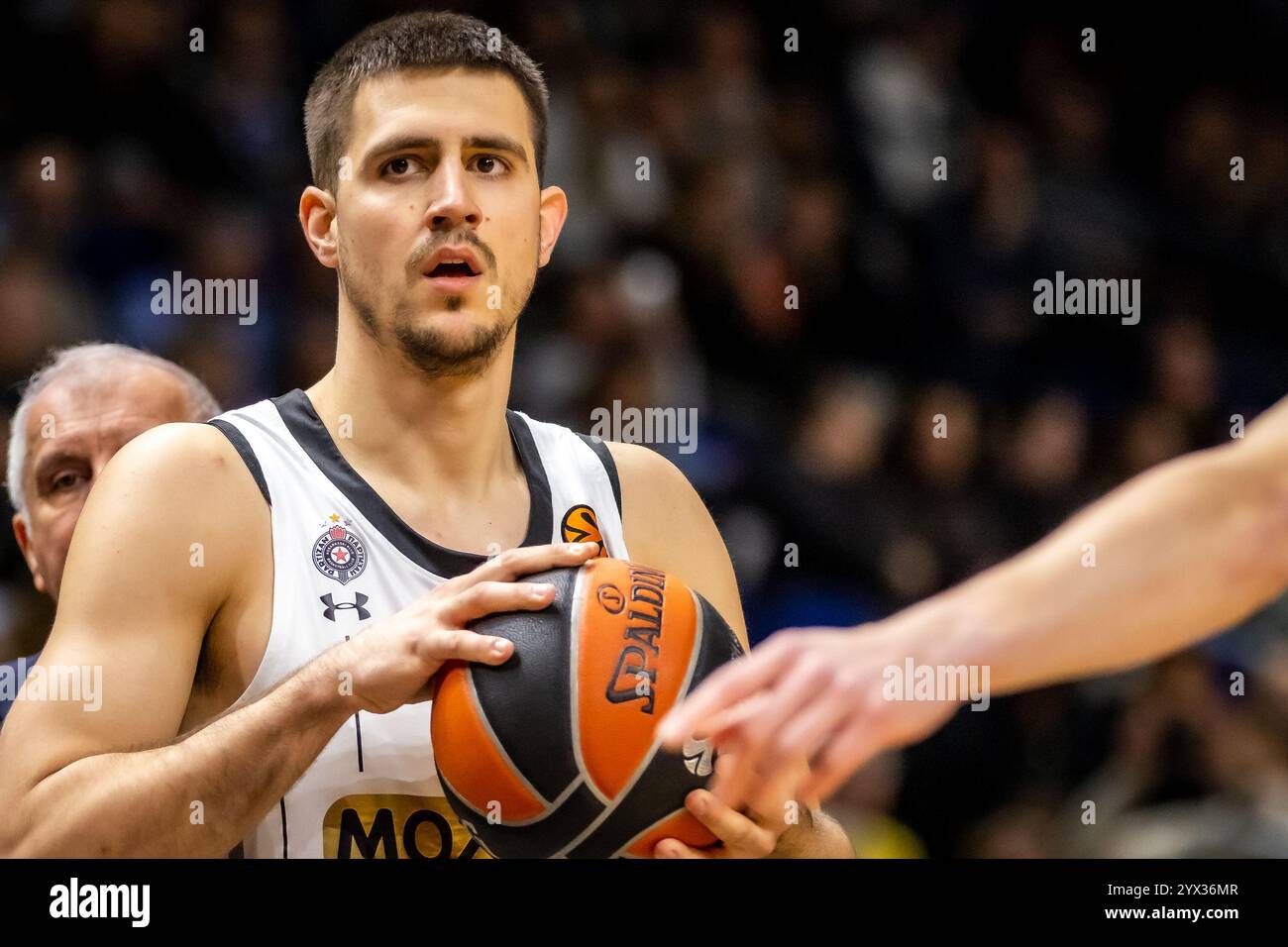 Berlin, Deutschland. Dezember 2024. Vanja Marinkovic (9) aus Partizan Belgrad, das während des Basketballspiels der Turkish Airlines EuroLeague zwischen ALBA Berlin und Partizan Mozzart in der Uber Arena in Berlin gespielt wurde. Quelle: Gonzales Photo/Alamy Live News Stockfoto