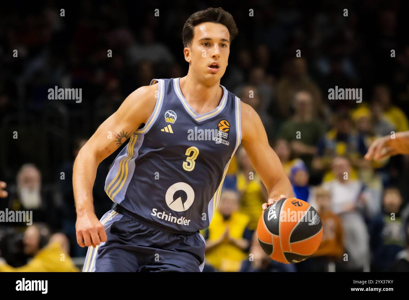 Berlin, Deutschland. Dezember 2024. Matteo Spagnolo (3) von ALBA Berlin, der während des Turkish Airlines EuroLeague Basketballspiels zwischen ALBA Berlin und Partizan Mozzart in der Uber Arena in Berlin zu sehen war. Quelle: Gonzales Photo/Alamy Live News Stockfoto