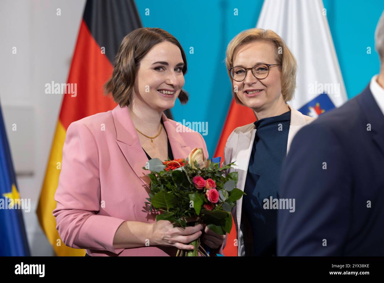 Ernennung Minister Thüringen 13122024 - die Ministerinnen, Katharina Schenk und Katja Wolf Anlaesslich der neuen Brombeer-Koalition aus CD, BSW und SPD wurden die Ministerinnen und Ministerin in Thüringen ernannt. Erfurt Thüringer Landtag Thüringen Deutschland *** Ernennung von Ministern in Thüringen 13122024 die Minister Katharina Schenk und Katja Wolf wurden anlässlich der neuen Brombeer-Koalition aus CD, BSW und SPD in Thüringen Thüringer landtag Thüringen 131224 ppb-57 ernannt Stockfoto