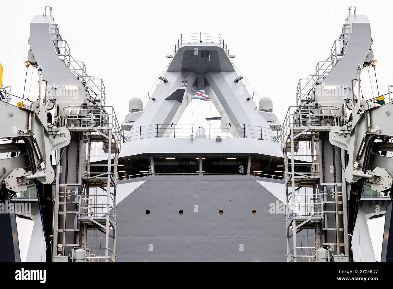 VLISSINGEN - das Versorgungssystem auf der den Helder, dem neuen Versorgungsschiff der Royal Netherlands Navy. Auf dem Schiff, einem sogenannten Combat Support Ship (CSS), werden die letzten Arbeiten auf der Damenschiffwerft durchgeführt, bevor es Mitte 2025 an das Verteidigungsministerium übergeben wird. ANP JEFFREY GROENEWEG niederlande Out - belgien Out Credit: ANP/Alamy Live News Stockfoto