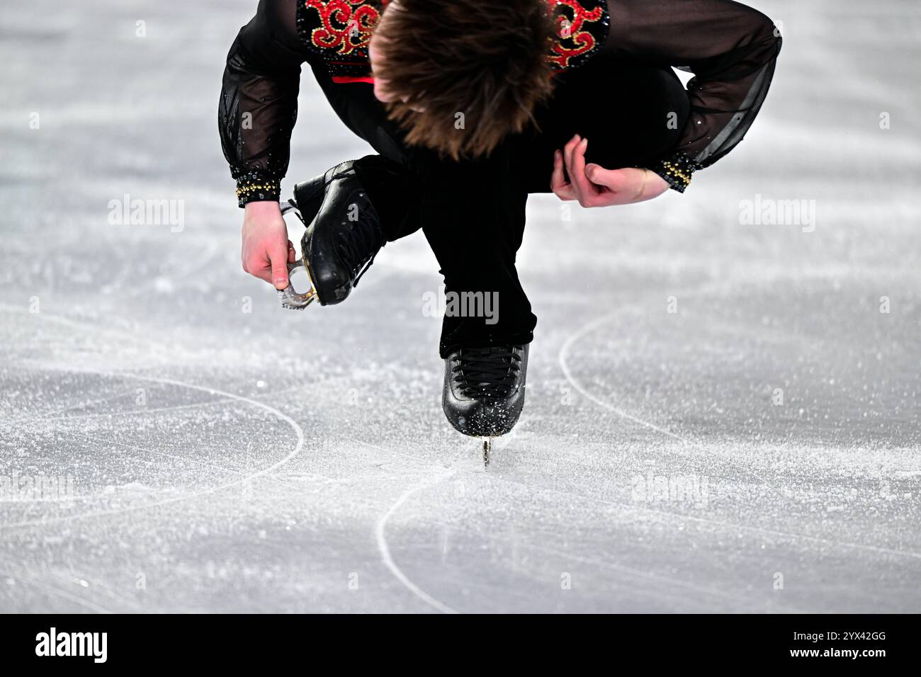 Rio NAKATA (JPN), während des Junior Men Short Program, beim ISU Grand Prix des Eiskunstlauf-Finales 2024, im Patinoire Polesud, am 6. Dezember 2024 in Grenoble, Frankreich. (Foto: Raniero Corbelletti/AFLO) Stockfoto