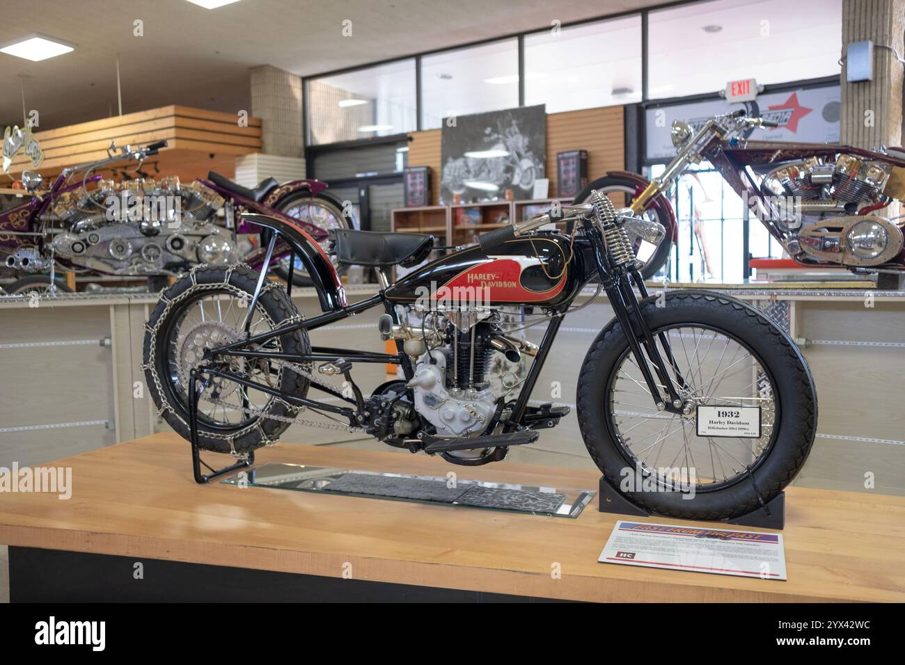 Ein 1932er Harley Davidson Hillclimber Motorrad in Rot und Schwarz, ausgestellt auf dem Motorocyclepedia Nueum in Newburggh, New York. Stockfoto