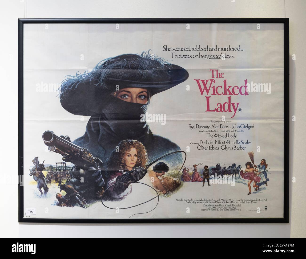 Bonhams, Knightsbridge, London, Großbritannien. Dezember 2024. Ausgewählte Gegenstände aus dem Nachlass von Michael Winner, dem britischen Filmemacher, Schriftsteller und Persönlichkeit, werden bis zum 16. Dezember angeboten. Zu den Höhepunkten zählen: Michael Winner, das Poster der Wicked Lady (1983). Quelle: Malcolm Park/Alamy Live News Stockfoto