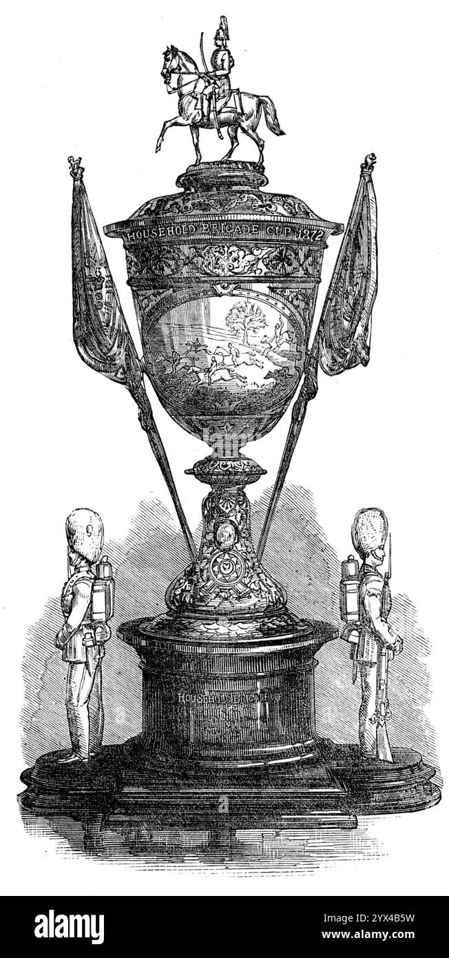 Der Household Brigade Steeplechase Cup, 1872. Widdowson und Veale haben einen schönen Silberbecher hergestellt, um an die Schützenjagden zwischen den Wachoffizieren zu erinnern, die letzten März in Windsor stattfanden. Der Becher, der wunderschön verfolgt wird und 31 cm groß ist. Hoch, hat "Flaggengriffe", die die Farben der verschiedenen Regimenter repräsentieren. Auf der Decke befindet sich ein berittener Offizier der Pferdegarde, die Tafeln zeigen den Hindernislauf in oxydiertem Silber und auf jeder Seite an der Basis, auf einem Ebenholzständer, eine Figur einer Grenadierwache aus mattiertem Silber, Stockfoto